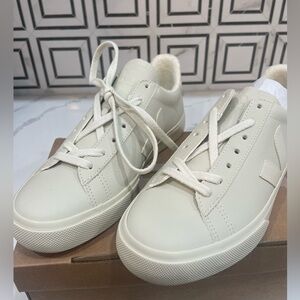 Brand new Veja